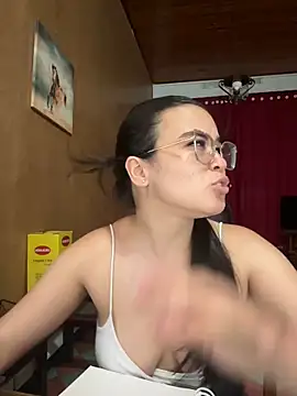 CamilaSofiia online show from May 7, 11:32 pm
