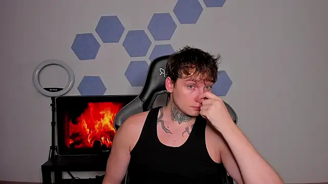 Chris Tyson online show from October 22, 9:25 pm