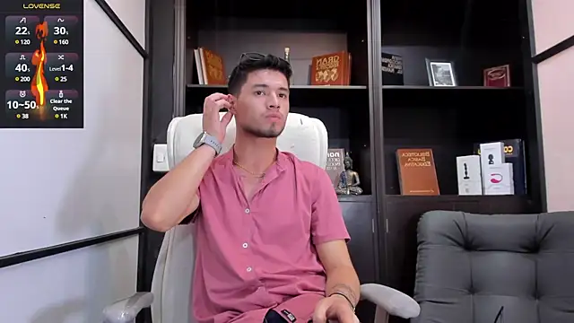 Snapshot of EdwardRoss_ chatting on March 15, 8:32 pm EdwardRoss online show from March 15, 8:32 pm