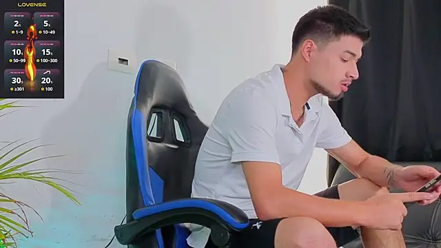 EdwardRoss  online show from November 24, 7:46 pm