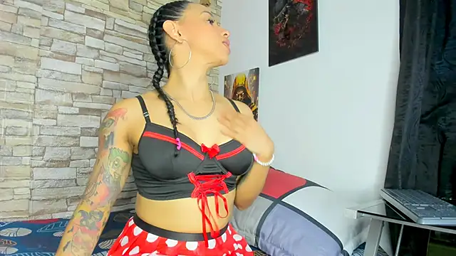 Snapshot of kaiagerbes3 chatting on October 24, 10:39 pm kaiagerbes3 online show from October 24, 10:39 pm