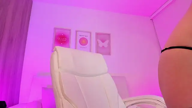 Steff London online show from March 20, 12:19 am