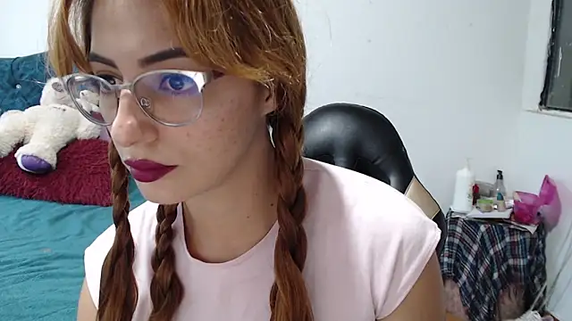 Snapshot of Kate_lorens9 chatting on April 5, 5:32 pm Kate lorens9 online show from April 5, 5:32 pm