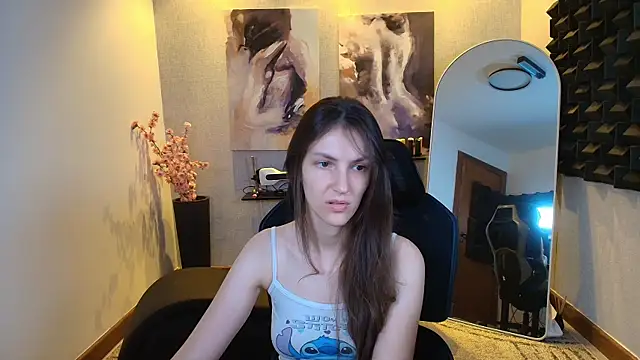 Snapshot of upssnowy chatting on September 10, 12:49 pm upssnowy online show from September 10, 12:49 pm