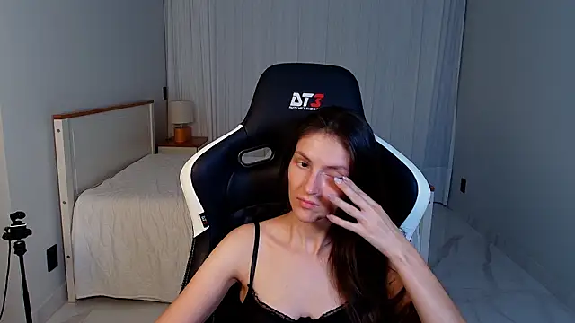 upssnowy online show from March 8, 2:04 am