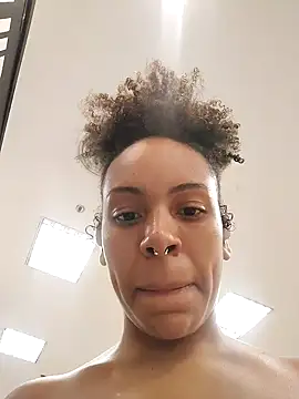 Julia Pretinha online show from October 10, 2:27 pm