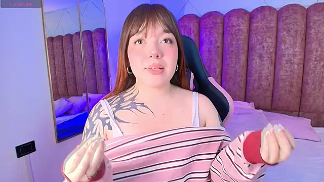 Fluffy Bubble21 online show from February 28, 4:24 am