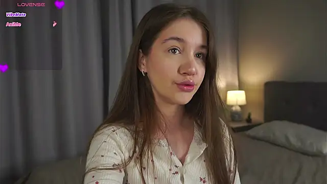 AmiLewis online show from January 14, 1:04 am