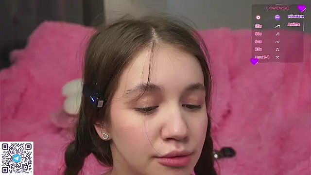 AmiLewis online show from March 7, 4:13 am