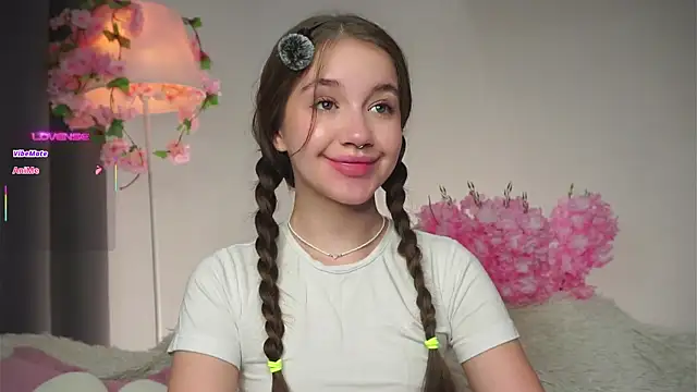 AmiLewis online show from September 24, 1:20 am