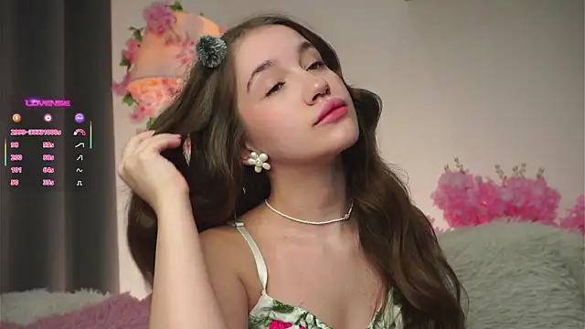 AmiLewis online show from October 25, 1:02 am