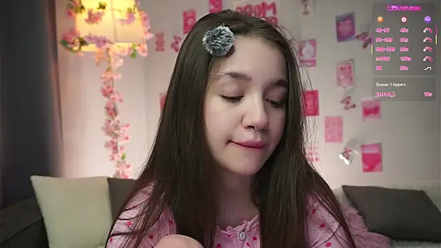 AmiLewis online show from February 15, 1:02 am