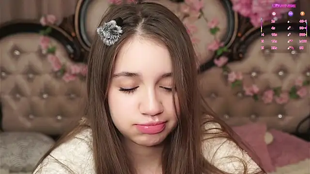 AmiLewis online show from March 27, 1:11 am