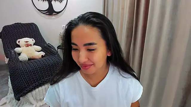 worldofkim online show from October 22, 6:35 am