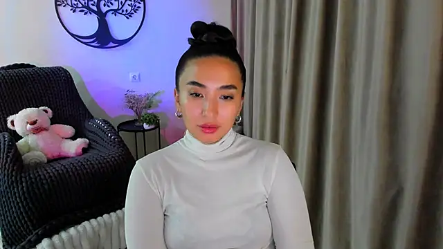 Snapshot of worldofkim chatting on November 12, 5:24 pm worldofkim online show from November 12, 5:24 pm