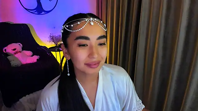 Snapshot of worldofkim chatting on November 23, 8:19 pm worldofkim online show from November 23, 8:19 pm