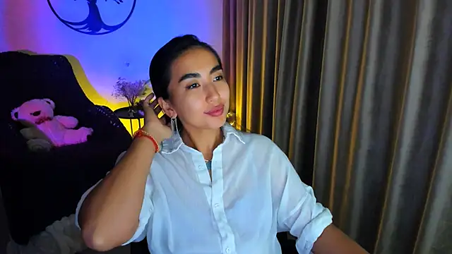 Snapshot of worldofkim chatting on November 25, 4:34 am worldofkim online show from November 25, 4:34 am