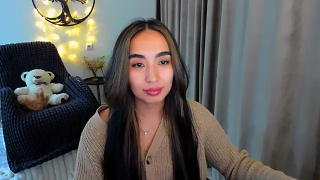 Snapshot of worldofkim chatting on February 28, 7:04 pm worldofkim online show from February 28, 7:04 pm