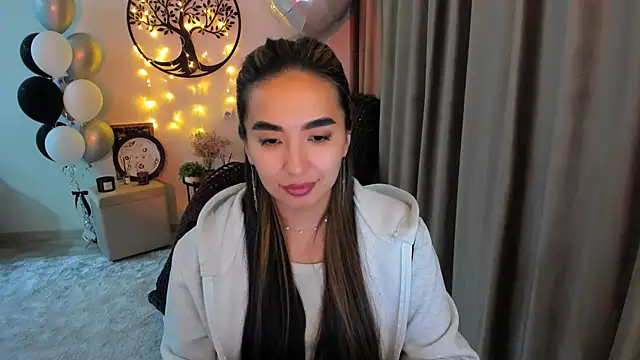 Snapshot of worldofkim chatting on March 26, 5:40 pm worldofkim online show from March 26, 5:40 pm