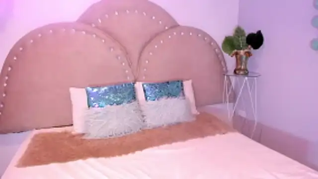 Miia Thompsonn online show from March 23, 10:25 pm