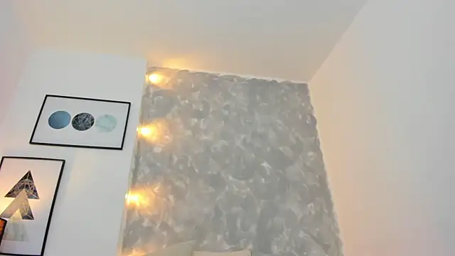 yesica collins01 online show from December 11, 7:53 am