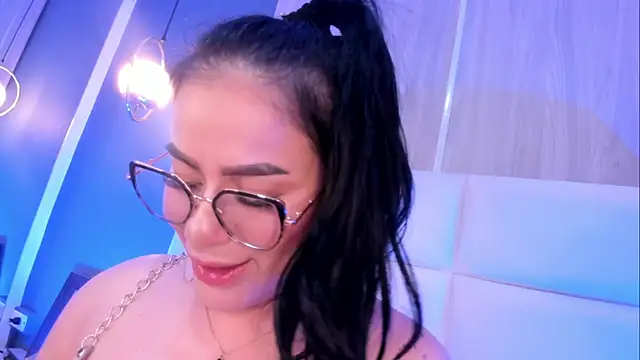 Miah gomez  online show from March 19, 11:03 pm