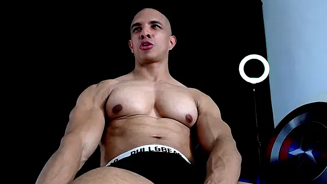 Antonywebb94 online show from December 21, 7:43 pm