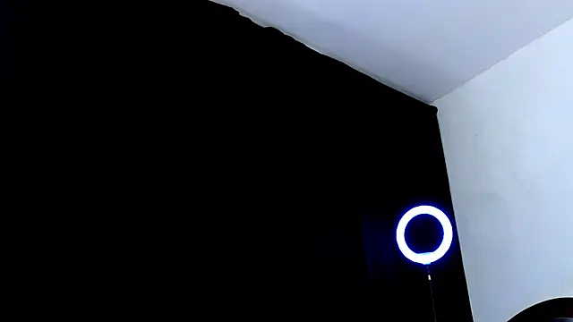 Snapshot of Antonywebb94 chatting on February 15, 6:26 pm Antonywebb94 online show from February 15, 6:26 pm