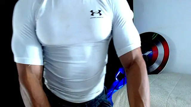 Snapshot of Antonywebb94 chatting on March 8, 2:04 am Antonywebb94 online show from March 8, 2:04 am