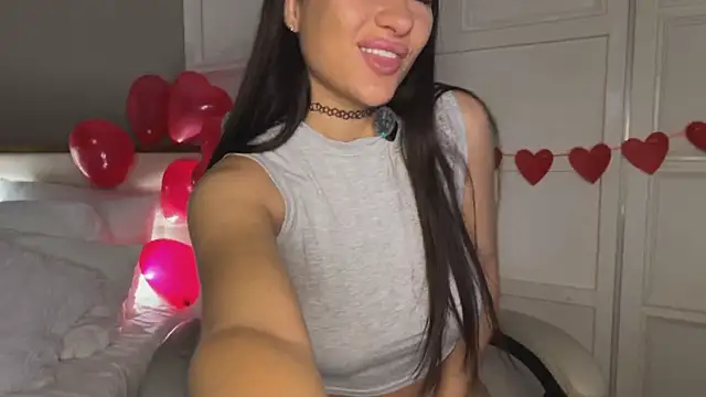 Snapshot of UrLillShy chatting on February 6, 12:15 am UrLillShy online show from February 6, 12:15 am