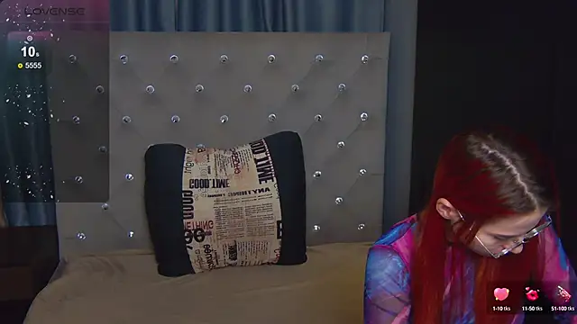 EmilyKents online show from December 14, 1:28 am