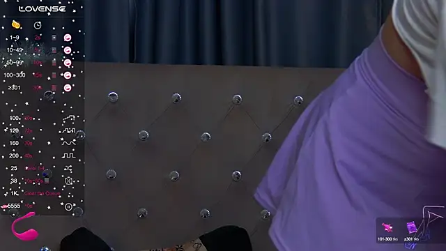 EmilyKents online show from January 8, 1:32 am