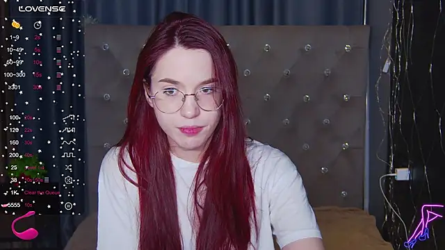 EmilyKents online show from February 18, 5:09 am