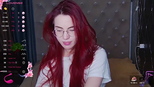 EmilyKents online show from February 27, 4:41 am