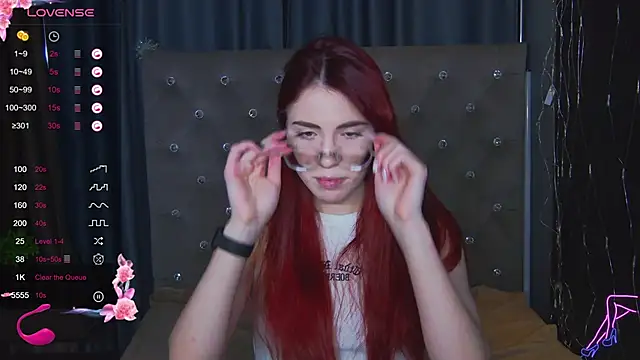 EmilyKents online show from March 3, 1:42 am