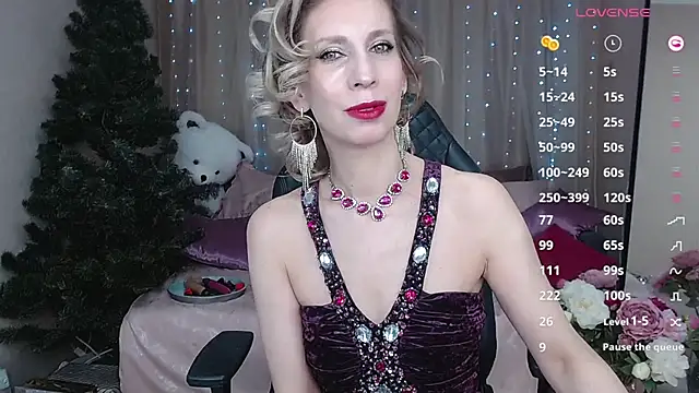 AdrianaSea online show from December 10, 5:28 am