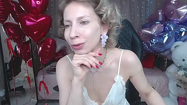 AdrianaSea online show from March 1, 11:50 am