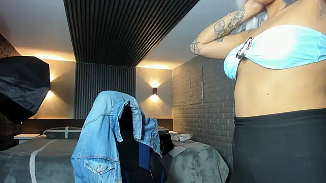 Snapshot of magic_marg chatting on October 31, 8:54 pm magic marg online show from October 31, 8:54 pm