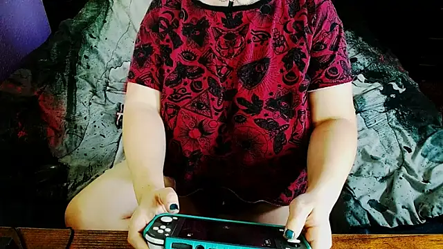Snapshot of Chloenightmare chatting on April 10, 6:40 am Chloenightmare online show from April 10, 6:40 am