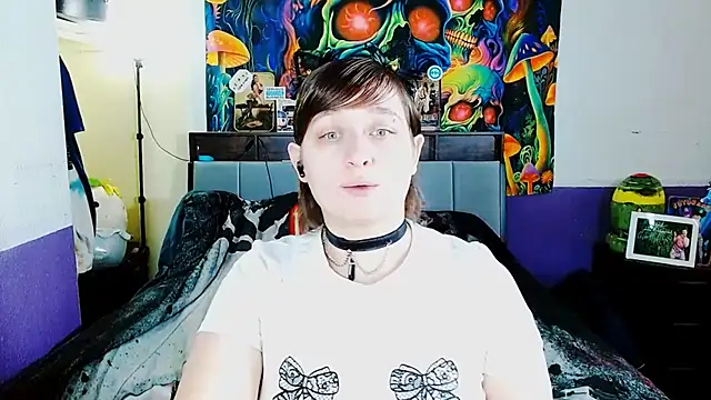 Snapshot of Chloenightmare chatting on April 23, 6:10 pm Chloenightmare online show from April 23, 6:10 pm