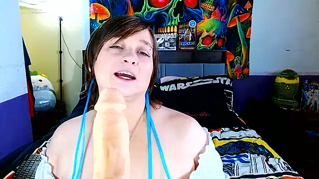 Snapshot of Chloenightmare chatting on June 16, 7:27 pm Chloenightmare online show from June 16, 7:27 pm
