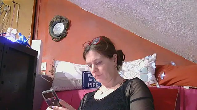 Snapshot of lanax chatting on March 19, 12:23 pm lanax online show from March 19, 12:23 pm