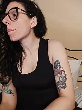 Snapshot of SofiaMori chatting on May 18, 1:17 pm SofiaMori online show from May 18, 1:17 pm