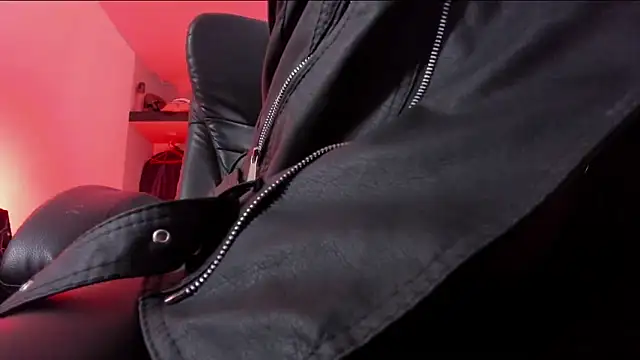 AlejoKhalifa  online show from May 17, 1:03 am