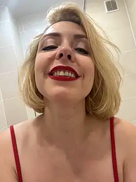 Snapshot of Yourdirtybitch chatting on January 10, 5:56 pm Yourdirtybitch online show from January 10, 5:56 pm