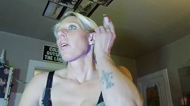 Glamazonx online show from January 8, 4:04 am