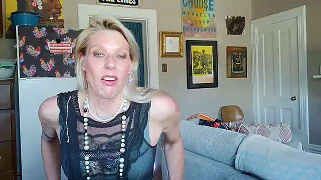 Glamazonx online show from February 19, 9:11 pm