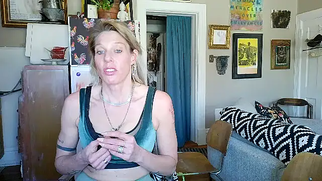 Glamazonx online show from March 17, 6:55 pm