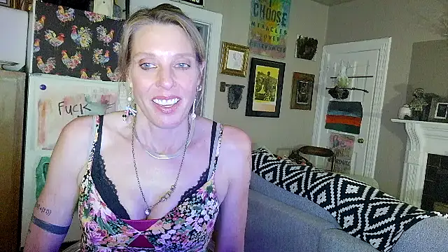 Glamazonx online show from March 23, 1:20 am