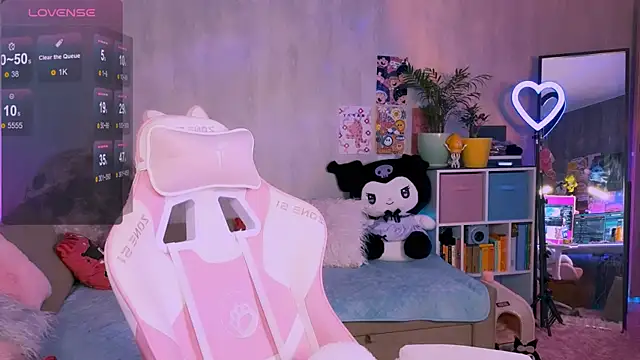 Britney Lynch online show from September 19, 7:58 pm